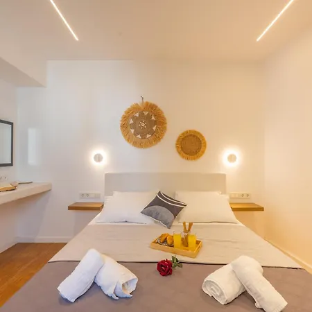 Little Yard & #8 Naxos City