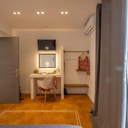 Little Yard & #8 アパート Naxos City