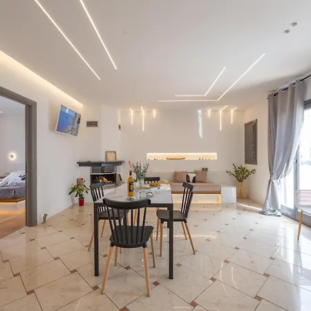 Little Yard & #8 アパート