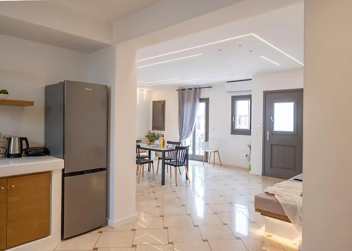 Little Yard & #8 Daire