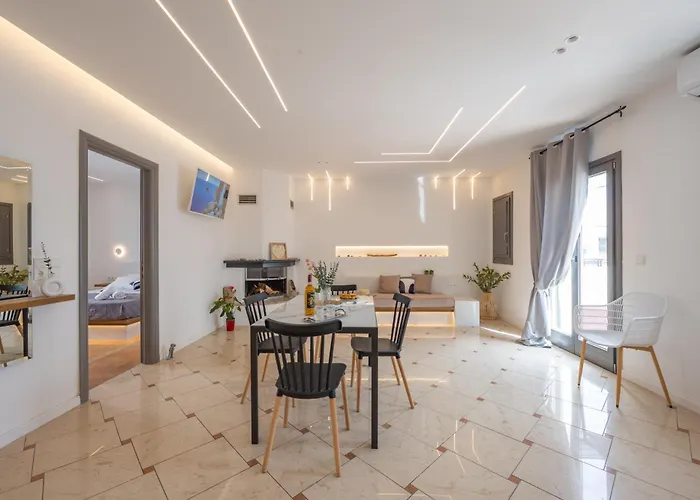 Little Yard & #8 Daire