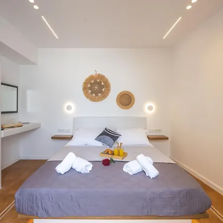 Little Yard & #8 * Naxos City