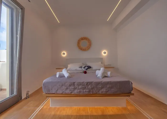 Little Yard & #8 Apartment Naxos City